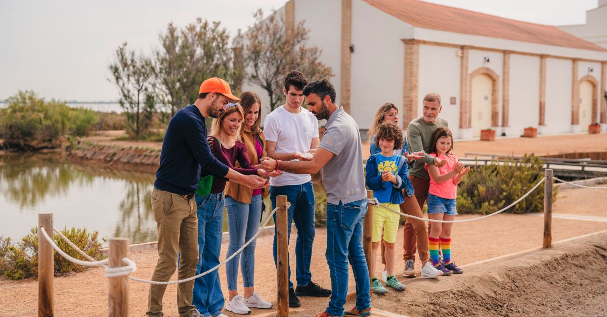 MnNatura Delta de lEbre engega la dotzena temporada amb activitats ornitolgiques i familiars
