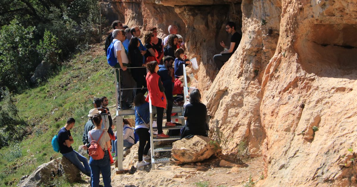 Una ruta cultural dona a conixer un dels conjunts dart rupestre ms destacats i rars de Catalunya, ubicat a Capanes