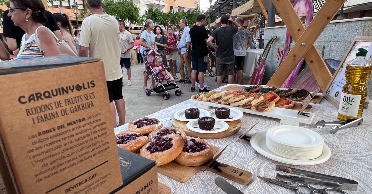 La Fira Fruits de la Terra aconsegueix apropar els productes locals als visitants en plena temporada turstica | EbreActiu.cat, revista digital d’oci actiu | Terres de l’Ebre ...