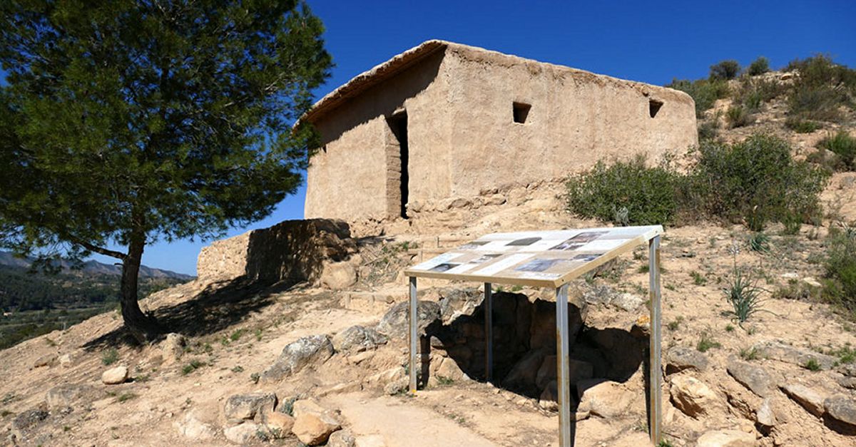 Finalitzen les obres de reconstrucci dun habitatge iber al poblat de Sebes, a Flix