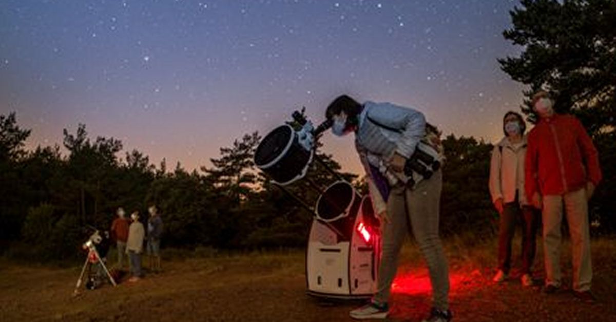 Observaci�n astron�mica con telescopio