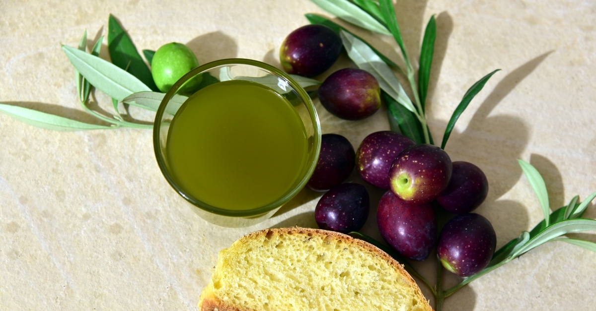 Loli doliva verge enriquit amb els seus propis antioxidants prev lacumulaci de colesterol