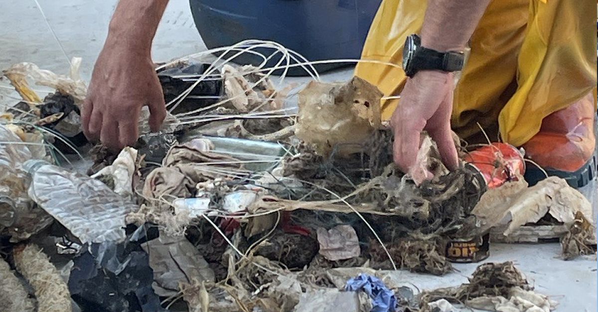 Els pescadors retiren 11 camions cisterna de deixalles marines del litoral catal durant el 2022