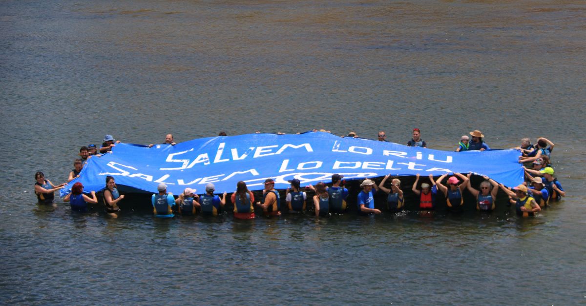 La PDE reuneix un centenar de piragistes per exigir la reversi del minitransvasament i aturar el projecte de Hard Rock | EbreActiu.cat, revista digital d’oci actiu | Terres de l’Ebre ...