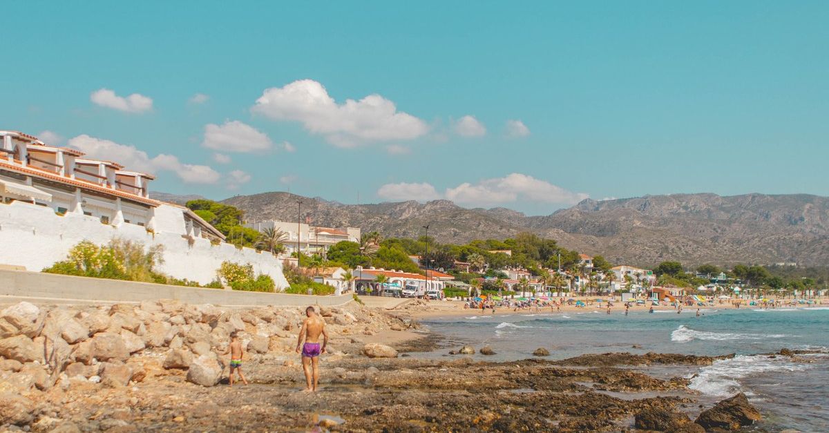 Vandells i l’Hospitalet renova la Bandera Blava a les seves 4 platges i al port esportiu | EbreActiu.cat, revista digital d’oci actiu | Terres de l’Ebre ...
