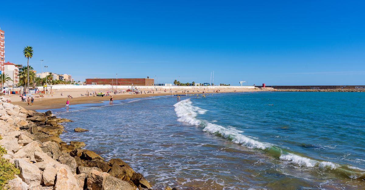 Les platges del Morrongo i la Caracola renoven un any ms les dos banderes blaves per a Benicarl
