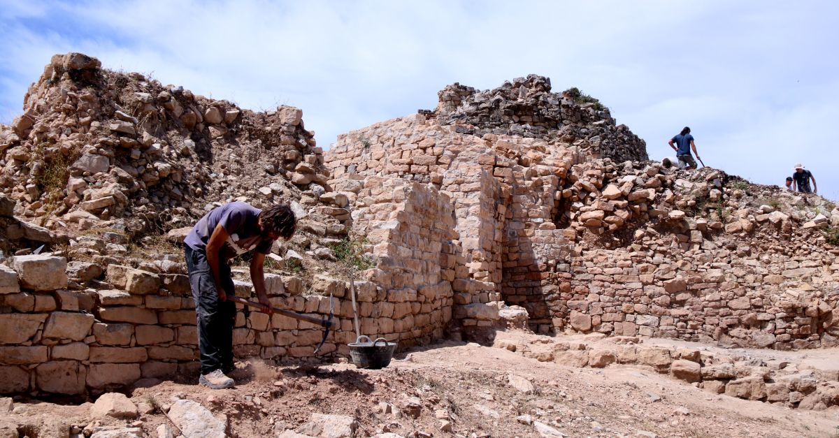 Els romans haurien utilitzat com a plaa militar el poblat ibric del coll del Moro de Gandesa
