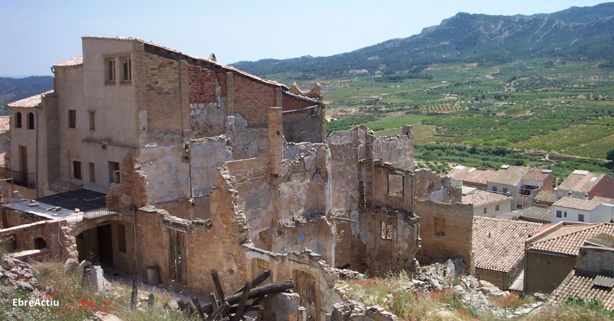 Batalla monumental: el Poble Vell de Corbera d’Ebre, nou monument favorit de Catalunya