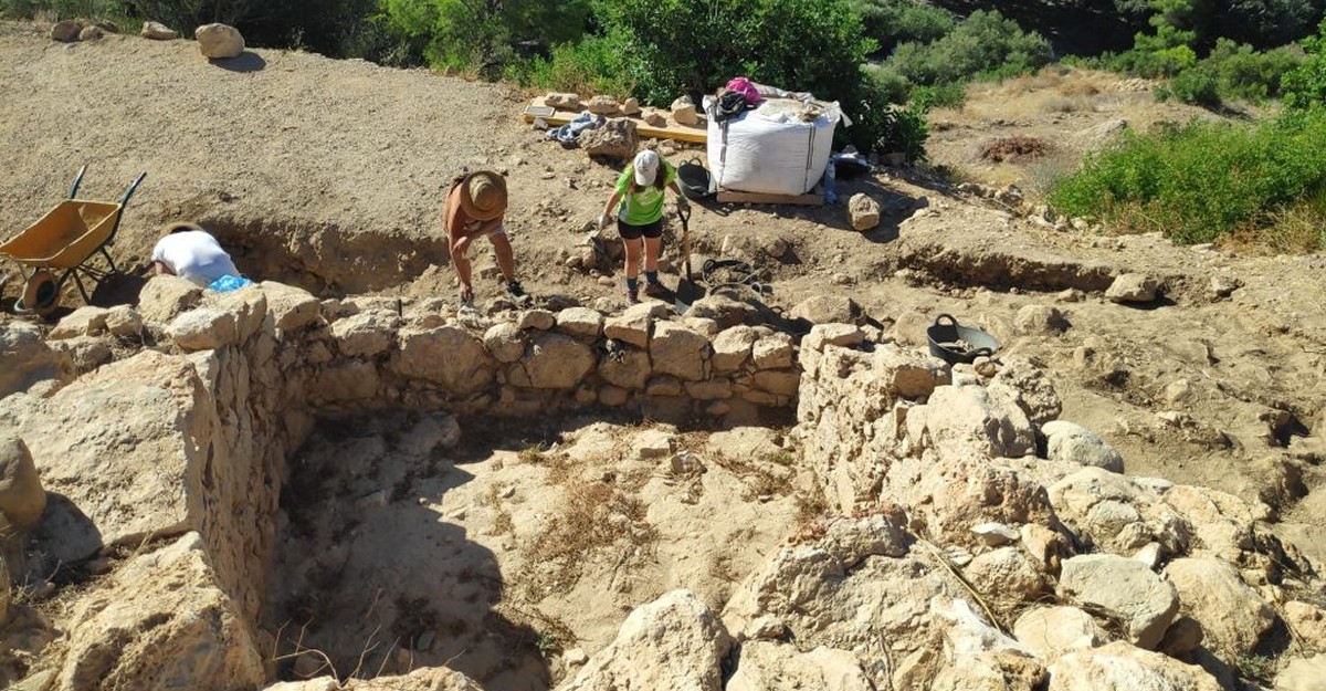 Les excavacions al jaciment de lAssut de Tivenys confirmen lexistncia duna porta monumental daccs al poblat