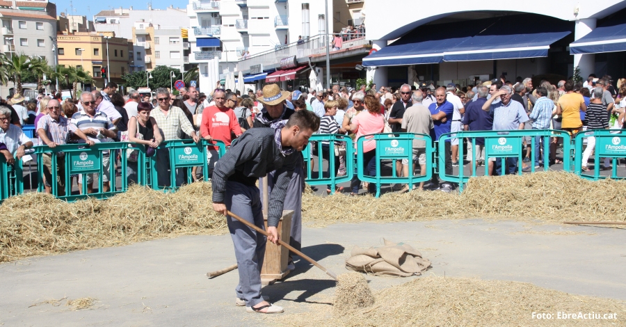 Més de 3.000 persones celebren la XIX Festa de la Sega de l’Ampolla | EbreActiu.cat, revista digital d’oci actiu | Terres de l’Ebre ... Més de 3.000 persones celebren la XIX Festa de la Sega de l’Ampolla | EbreActiu.cat, revista digital d’oci actiu | Terres de l’Ebre ...