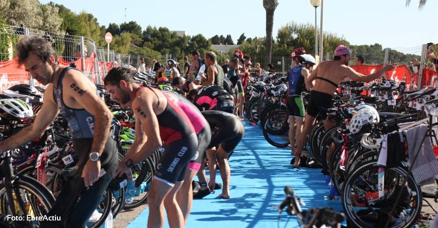 La 100% Half reuneix 500 triatletes a lAmetlla de Mar