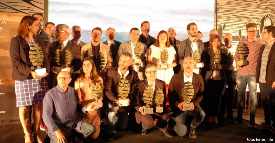Gracias Tierra i Mountaineering to Yushan s’emporten els premis grans de la primera edici de terres Catalunya | EbreActiu.cat, revista digital d’oci actiu | Terres de l’Ebre ...