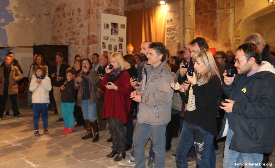 Es presenta en societat «Dolium», el nou l’oli gurmet de la Ribera d’Ebre | EbreActiu.cat, revista digital d’oci actiu | Terres de l’Ebre ... Es presenta en societat «Dolium», el nou l’oli gurmet de la Ribera d’Ebre | EbreActiu.cat, revista digital d’oci actiu | Terres de l’Ebre ...