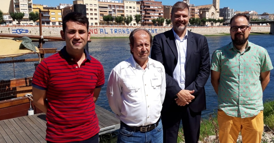 Una quinzena dembarcacions remuntar lEbre des de Deltebre fins a Tortosa en la quinta Via Blava