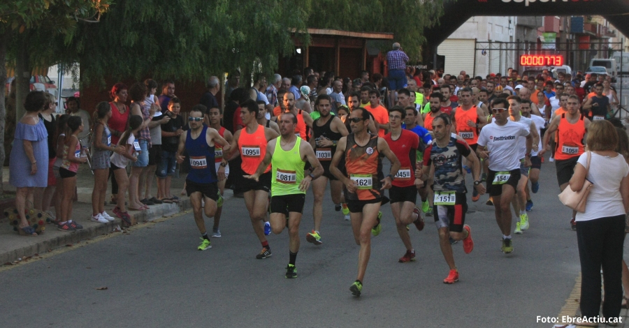 Camarles ja ho t tot a punt per a la Cursa nocturna Lo Balc del Delta
