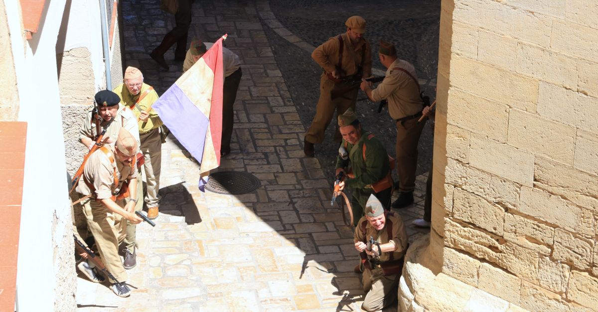 Recreen lentrada de les tropes republicanes a la Fatarella en el 85 aniversari de la batalla de lEbre