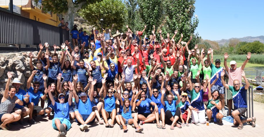 Mra dEbre aplega 120 participants a la primera regata social de llagut catal Batalla de lEbre