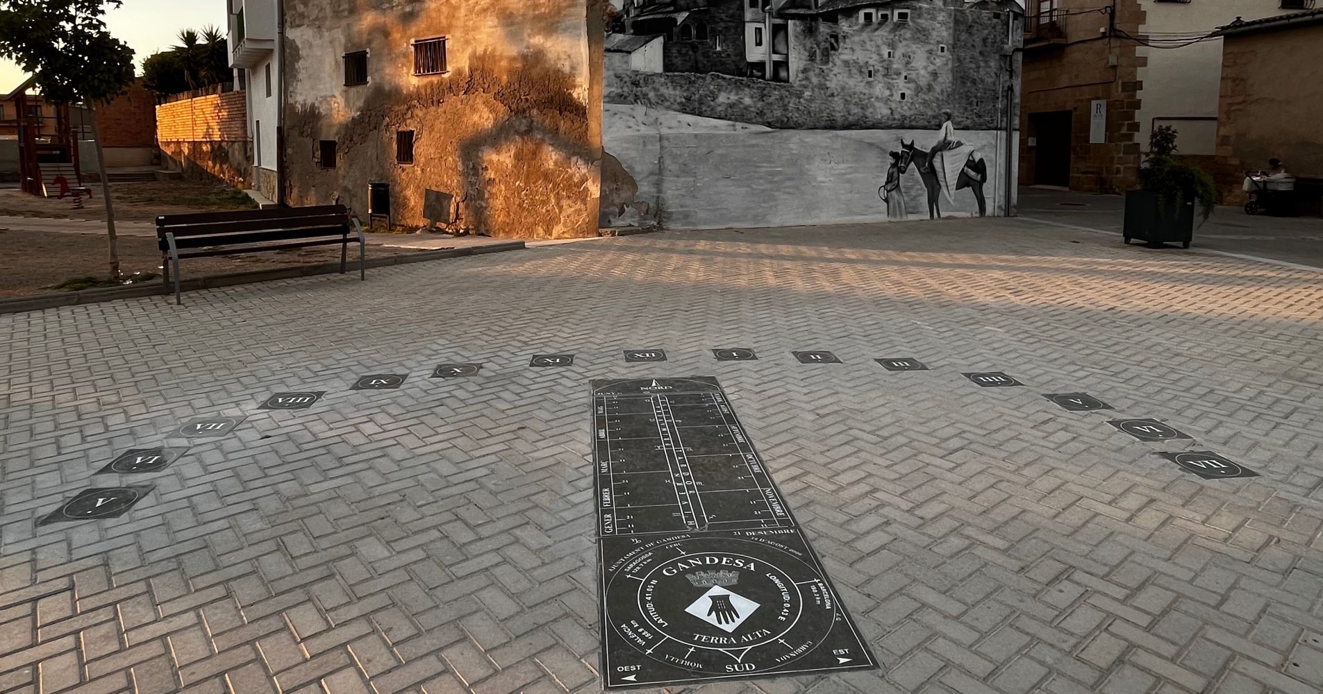 Gandesa estrena un rellotge solar analem�tic interactiu per commemorar l&rsquo;eclipsi i dinamitzar el Parc de la Bassa d&rsquo;en Gaire