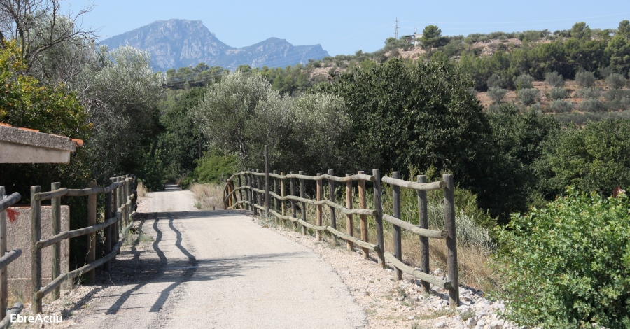 El Consell Comarcal del Baix Ebre millora el ferm de la Via Verda entre Xerta i Tortosa