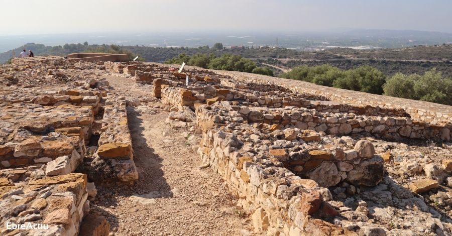 Aquest cap de setmana tornen les visites el poblat iber de la Moleta del Remei d’Alcanar | EbreActiu.cat, revista digital d’oci actiu | Terres de l’Ebre ...