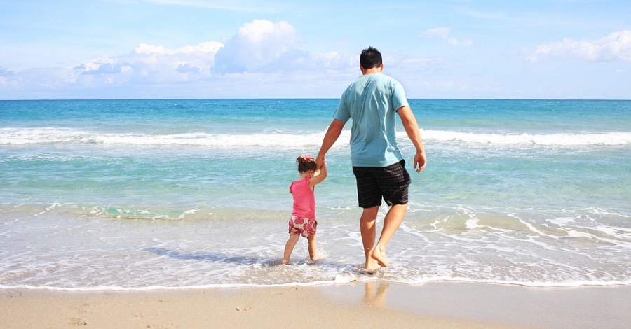 Adaptar equipaments, activitats i horaris a les famlies que ens visiten