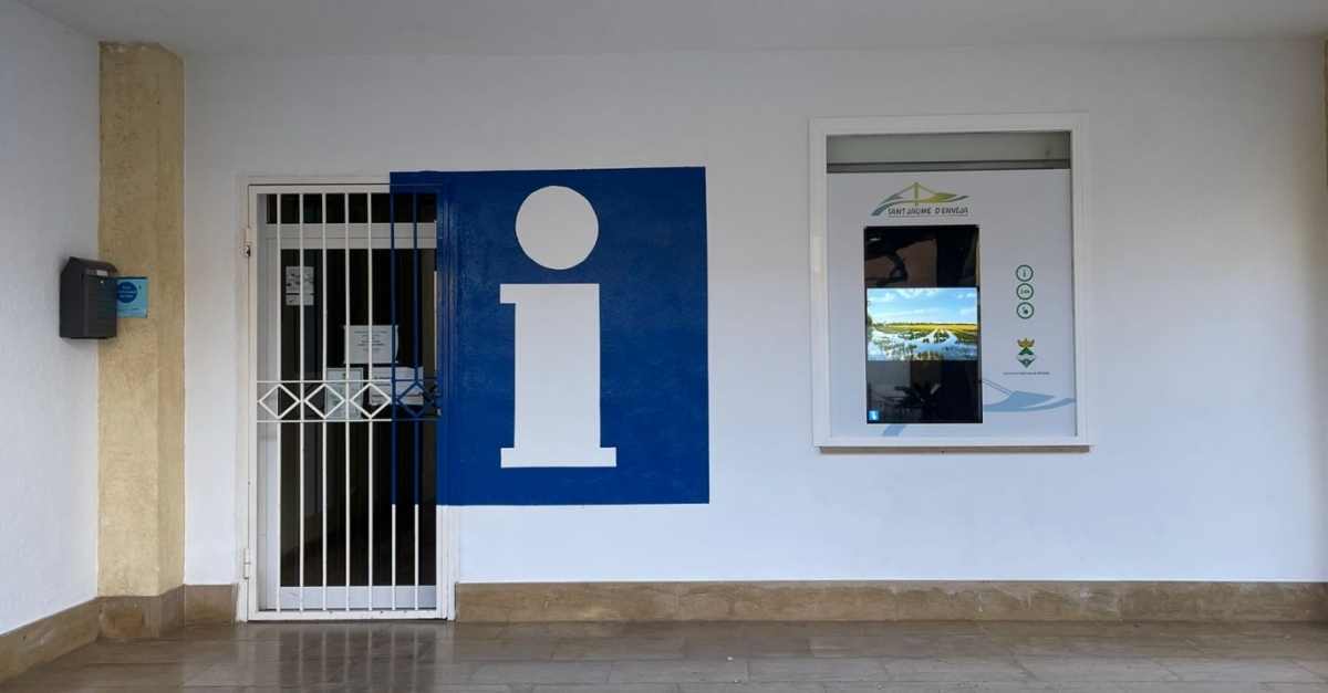 Sant Jaume dEnveja installa una pantalla dinformaci turstica, comercial i de serveis