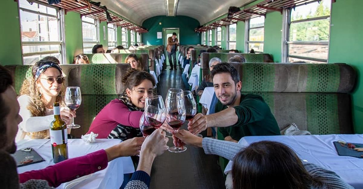 Cata de vinos en el tren hist�rico