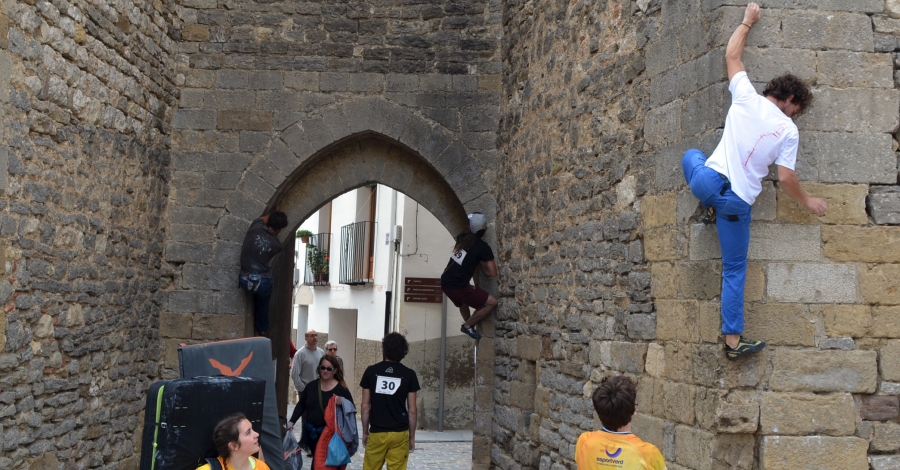 Todo a punto para el 2º Open de Boulder Urbano JeansTrack Morella | EbreActiu.cat, revista digital de ocio activo | Terres de l’Ebre... Todo a punto para el 2º Open de Boulder Urbano JeansTrack Morella | EbreActiu.cat, revista digital de ocio activo | Terres de l’Ebre...
