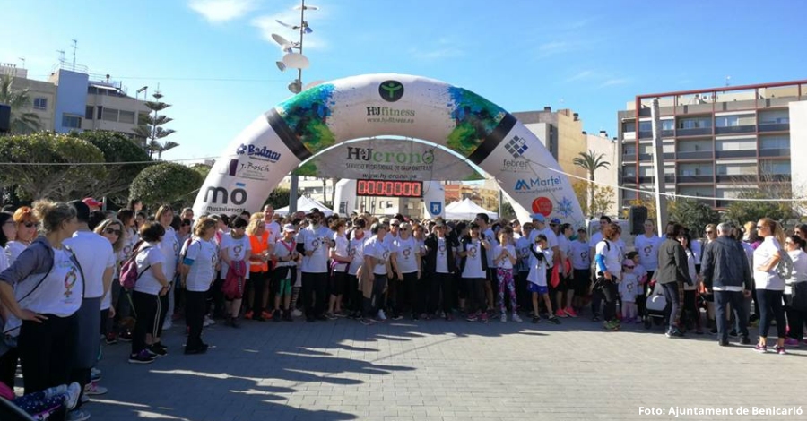 Un miler de persones participen en la Volta a Peu per la Igualtat de Benicarl
