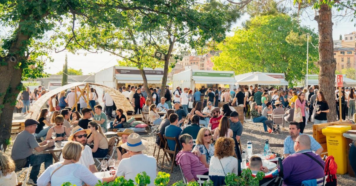 La Fira del Vi de Falset despatxa ms degustacions de vi que mai mentre que la comarca rep uns 35.000 visitants en un cap de setmana
