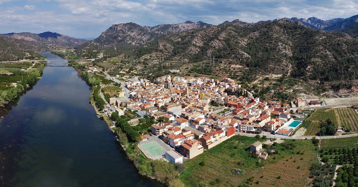 Linici de la temporada del Llagut i el bon temps durant la Setmana Santa atreuen el turisme a Benifallet