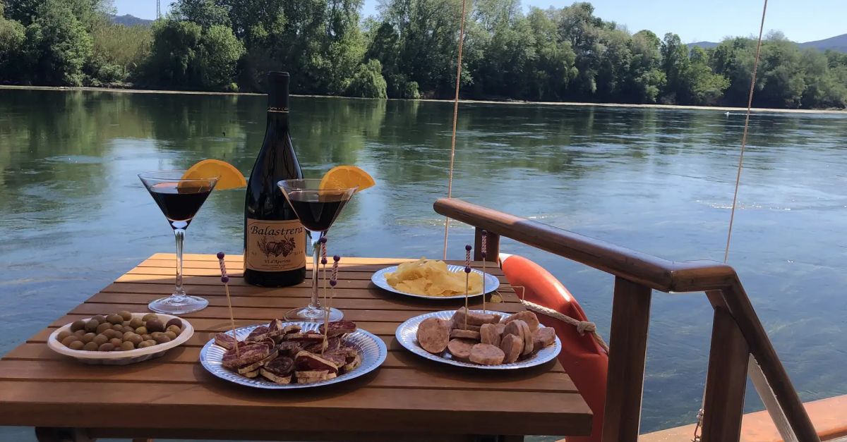 Vermut a bordo del laud Lo Roget de Asc�