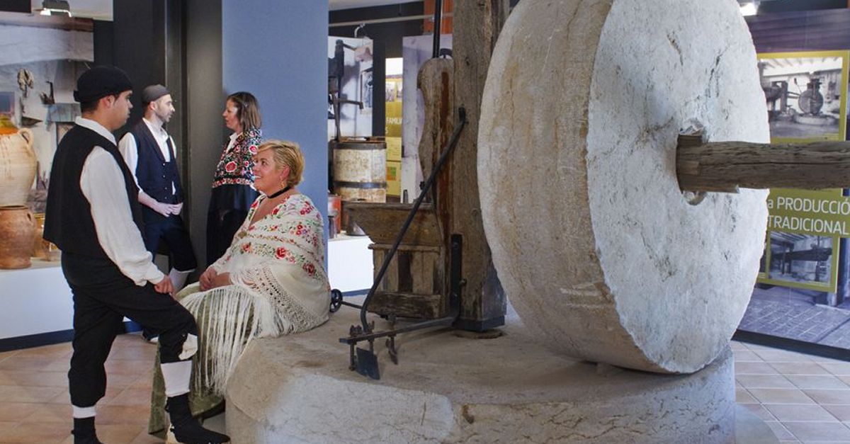 Visita teatralitzada al Centre d’Interpretació de la Vida a la Plana Visita teatralitzada al Centre d’Interpretació de la Vida a la Plana