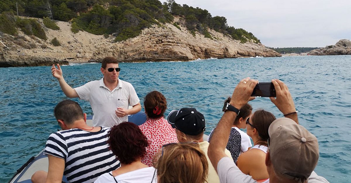 Visita guiada al Hospitalet de l�Infant vista desde el mar