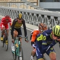 Imatges de la Volta Catalunya al Pont Penjant d&rsquo;Amposta