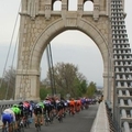 Imatges de la Volta Catalunya al Pont Penjant d&rsquo;Amposta