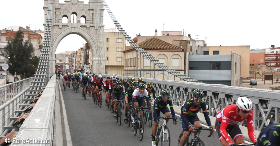Imatges de la Volta Catalunya al Pont Penjant d’Amposta