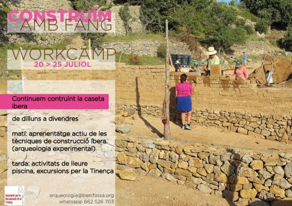 Workcamp. Construïm amb fang. Construcció d’una caseta íbera Workcamp. Construïm amb fang. Construcció d’una caseta íbera